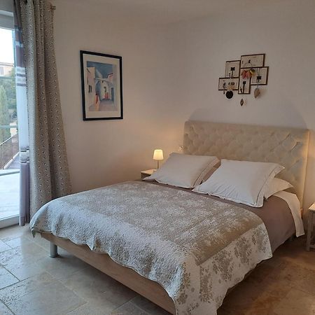 Les Grenadiers De Saint Sat Habitación foto